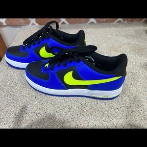 Boys 4Y Nike Air (New without box)
